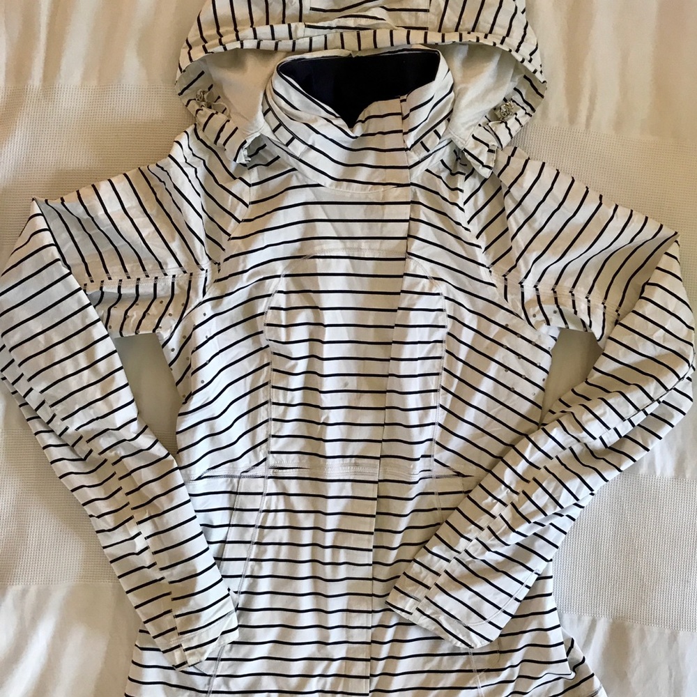 Lululemon Run: In The Rain Jacket